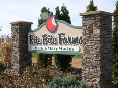 Outdoor Farm Signage